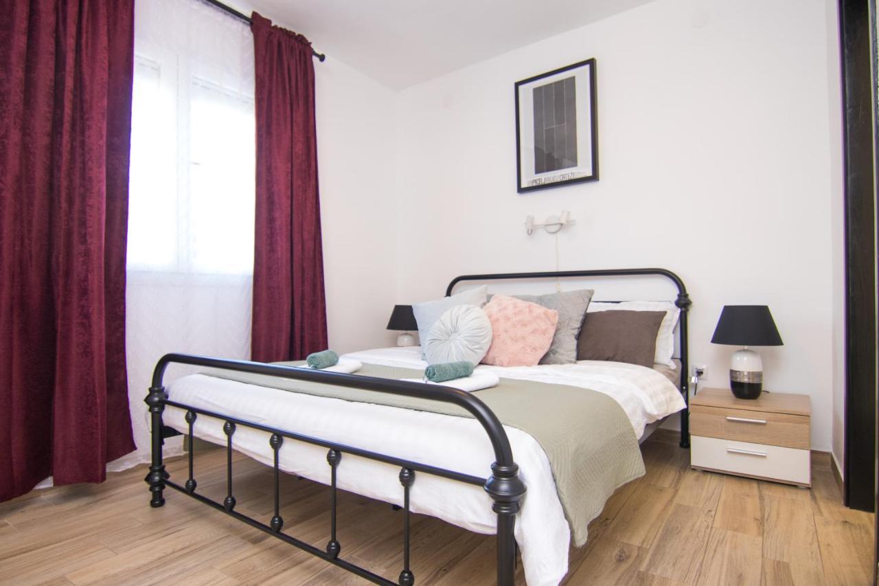 Apartments Flowers Krk Town Zewnętrze zdjęcie